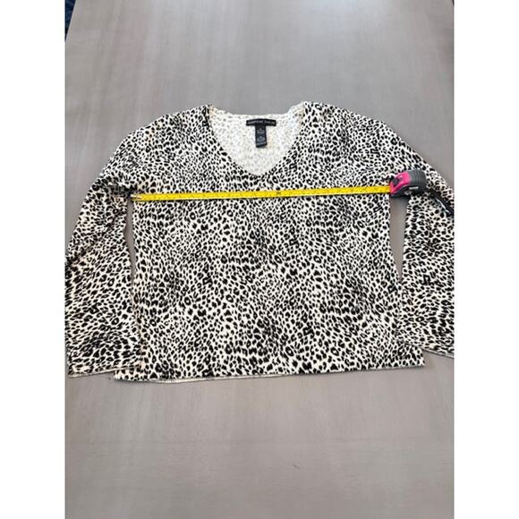 Josephine Chaus Leopard Print Sweater Women's XL Ultra Soft V-Neck White Black - Picture 8 of 11